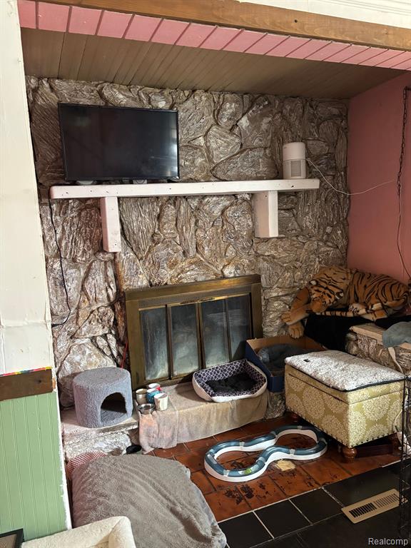 4932 N MILFORD Road, Highland, MI — Photo 9