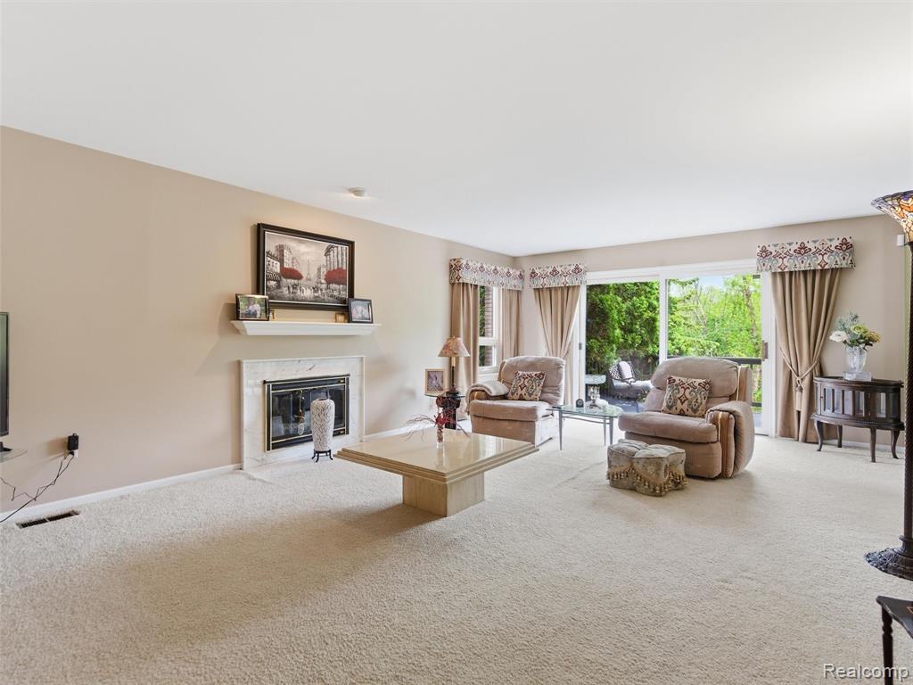 4261 Wabeek Lake Drive S, Bloomfield Hills, MI 48302 — Photo 9