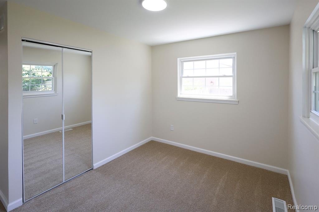 9858 FAIRBANKS Street, Van Buren, MI 48111 — Photo 21