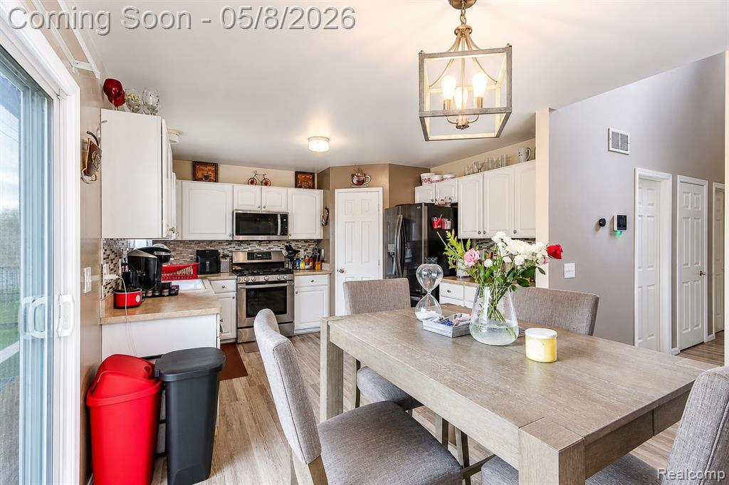 7525 Roxbury Drive, Ypsilanti, MI 48197 — Photo 8