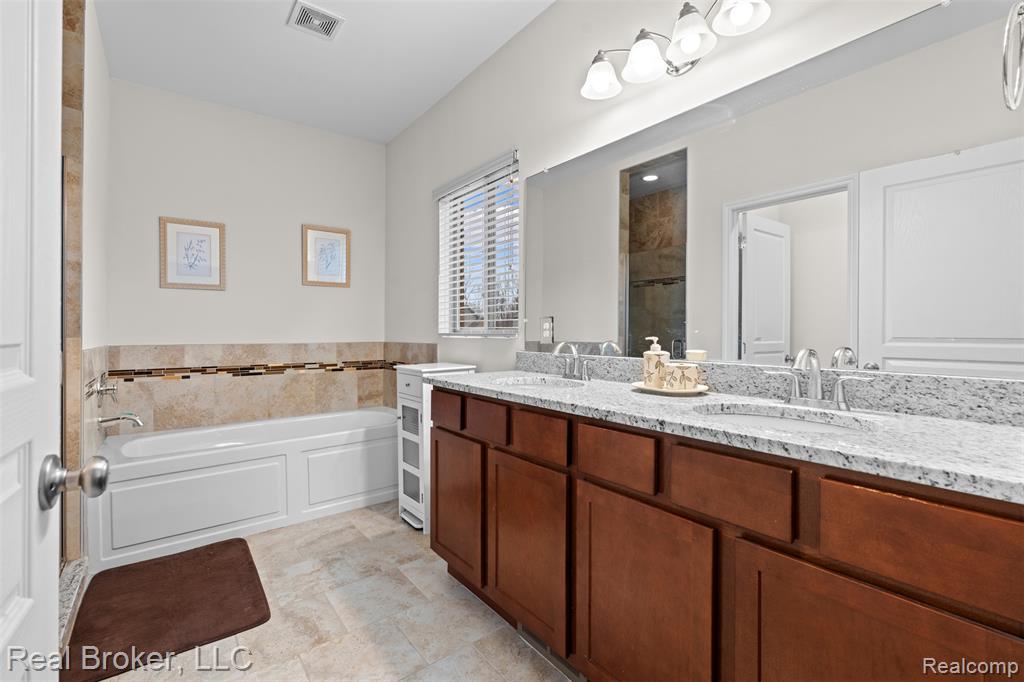 5439 Morgan Lake Drive, Clarkston, MI 48348 — Photo 26