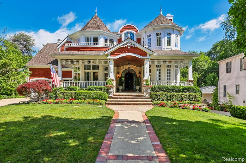 744 Thayer Boulevard - Photo 2