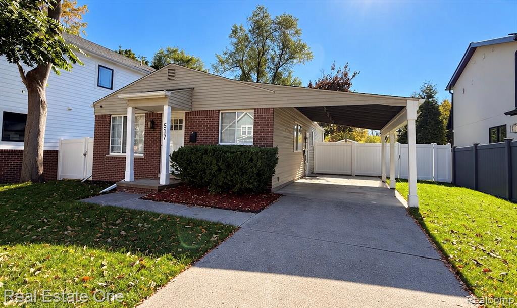 517 Renshaw Street, Rochester, MI 48307