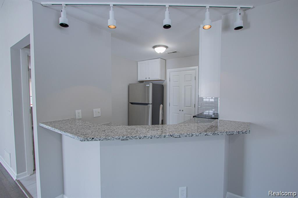 75 ROSEBUD Lane, Mount Clemens, MI 48043 — Photo 5