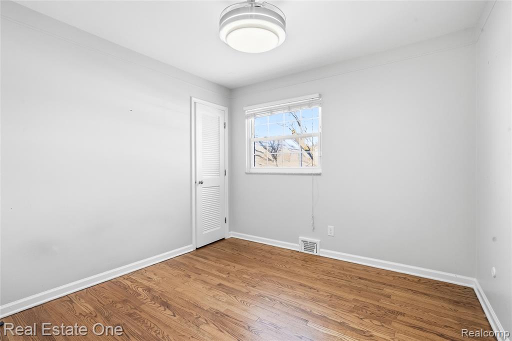 6341 N Charlesworth Street, Dearborn Heights, MI 48127 — Photo 13