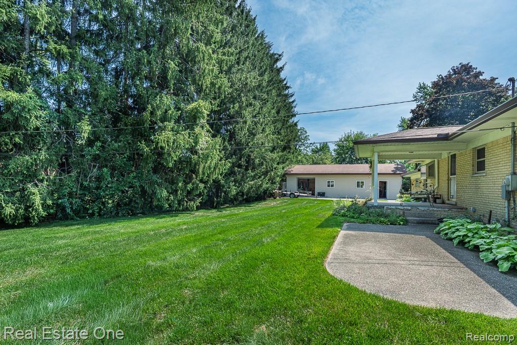 5055 Eastbrook Court, Utica, MI 48316 — Photo 28