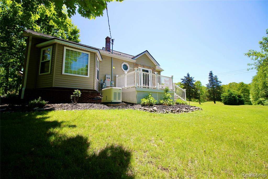 8372 Parshallville Road, Fenton, MI 48430 — Photo 37