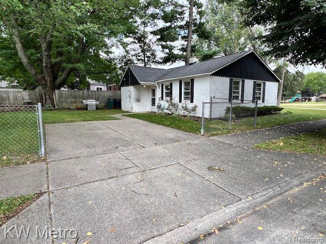 624 MONTROSE Avenue, Royal Oak, MI 48073 — Photo 2