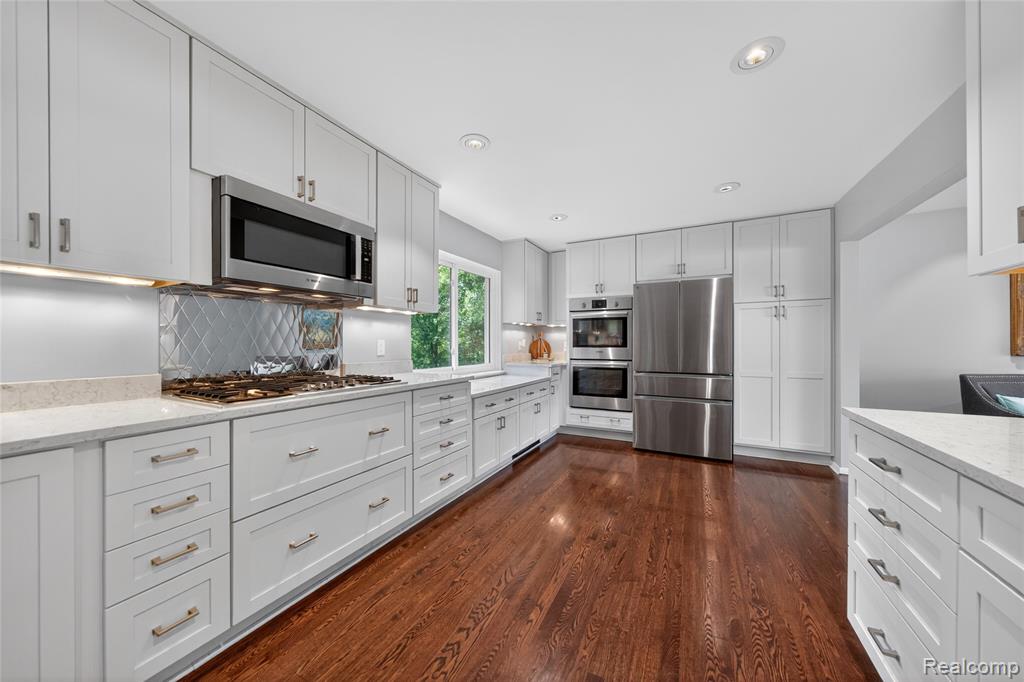 3717 Tyrconnel Court, West Bloomfield, MI 48323 — Photo 10