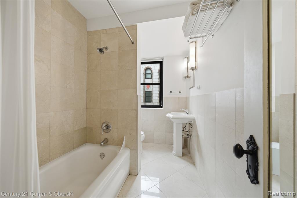 15 E Kirby Street, 1104, Detroit, MI 48202 — Photo 19