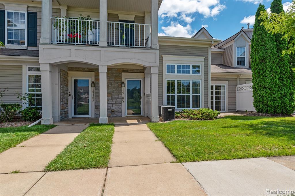 14105 ADDINGTON Drive, Commerce Twp, MI 48390 — Photo 2