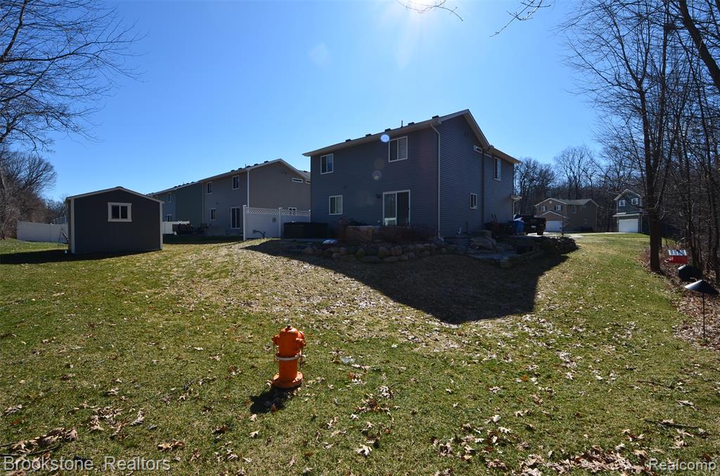 350 Fountain Park Drive, Waterford, MI 48327 — Photo 37