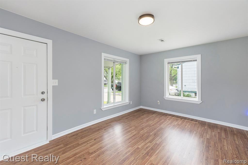 731 EMERSON Avenue, Pontiac, MI 48340 — Photo 4