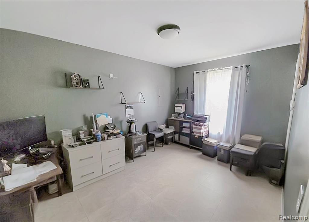 6533 Kilburn Road, Grant, MI 48032 — Photo 13