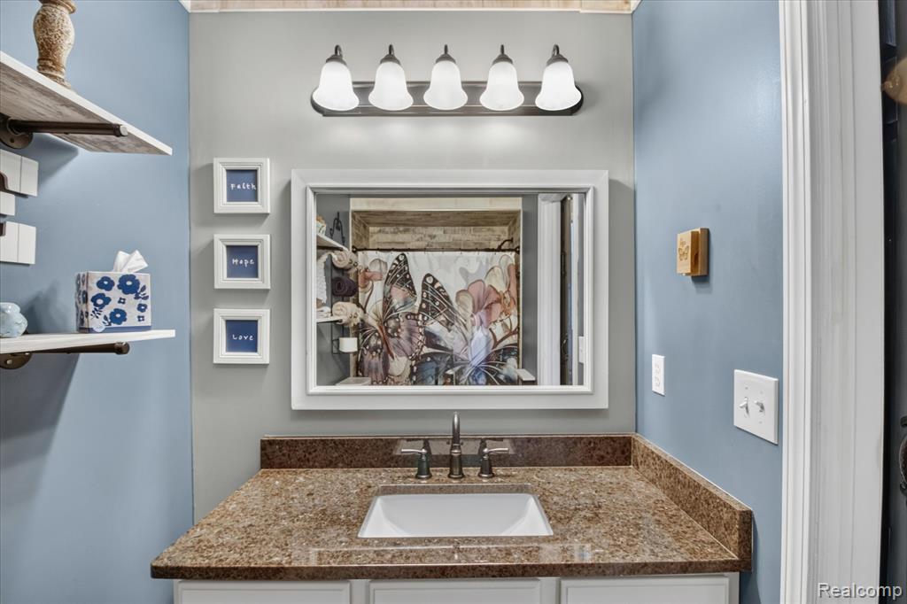 24220 Harrison Street, Clinton Twp, MI 48035 — Photo 26
