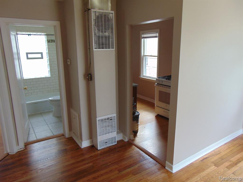 8454 SHERMAN Avenue, Warren, MI 48089 — Photo 6