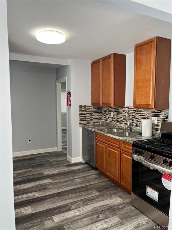 7535 STANDARD, Center Line, MI 48015 — Photo 2
