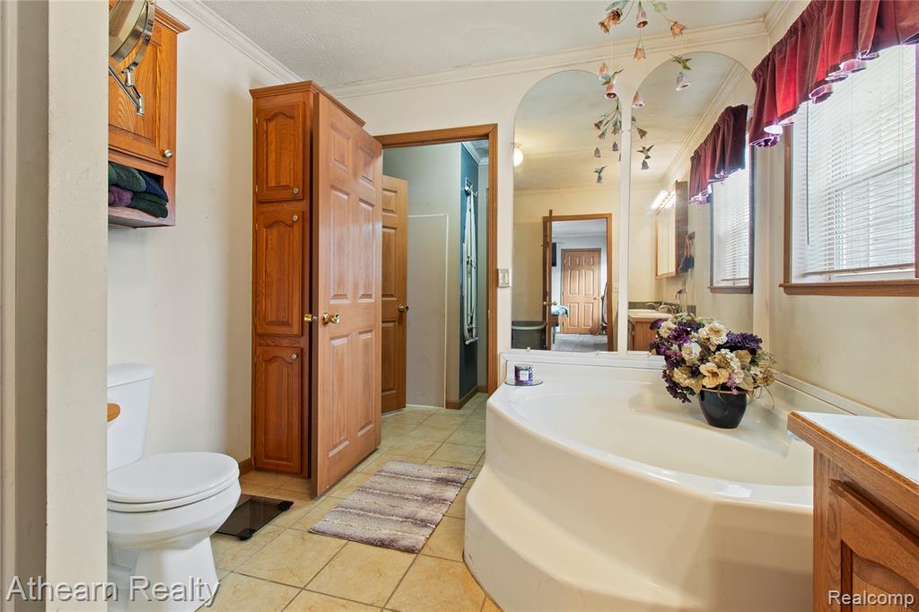 9023 Circle Lake Drive, Grand Blanc, MI 48439 — Photo 20