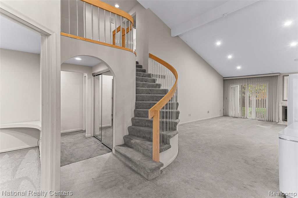 6904 Pebble Park Circle, West Bloomfield, MI — Photo 9