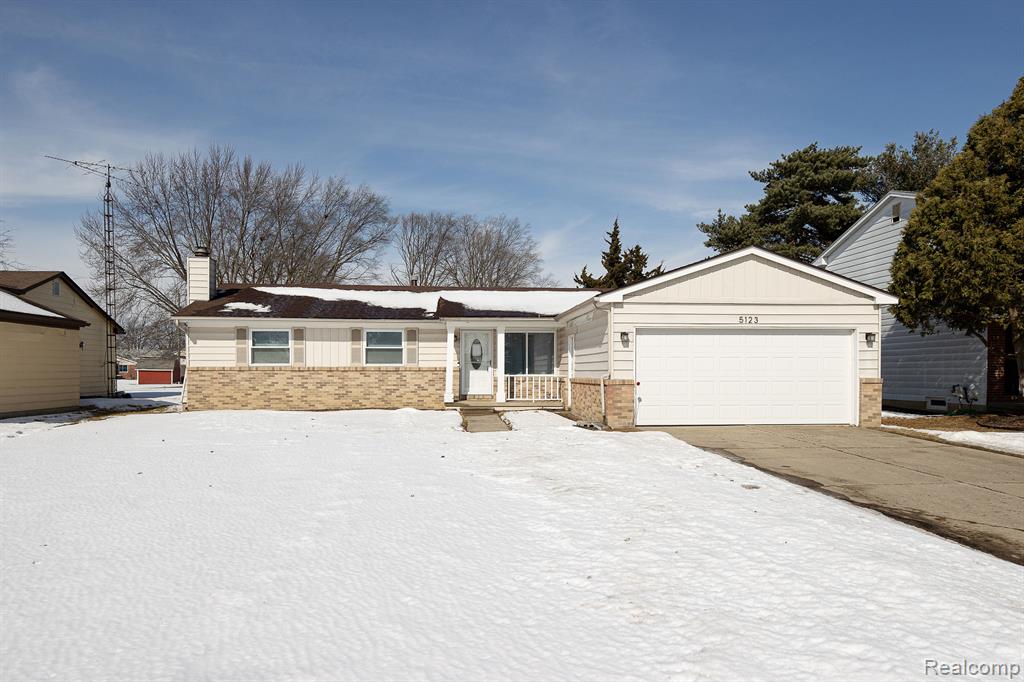 5123 MILL WHEEL Drive, Grand Blanc, MI 48439 — Photo 2