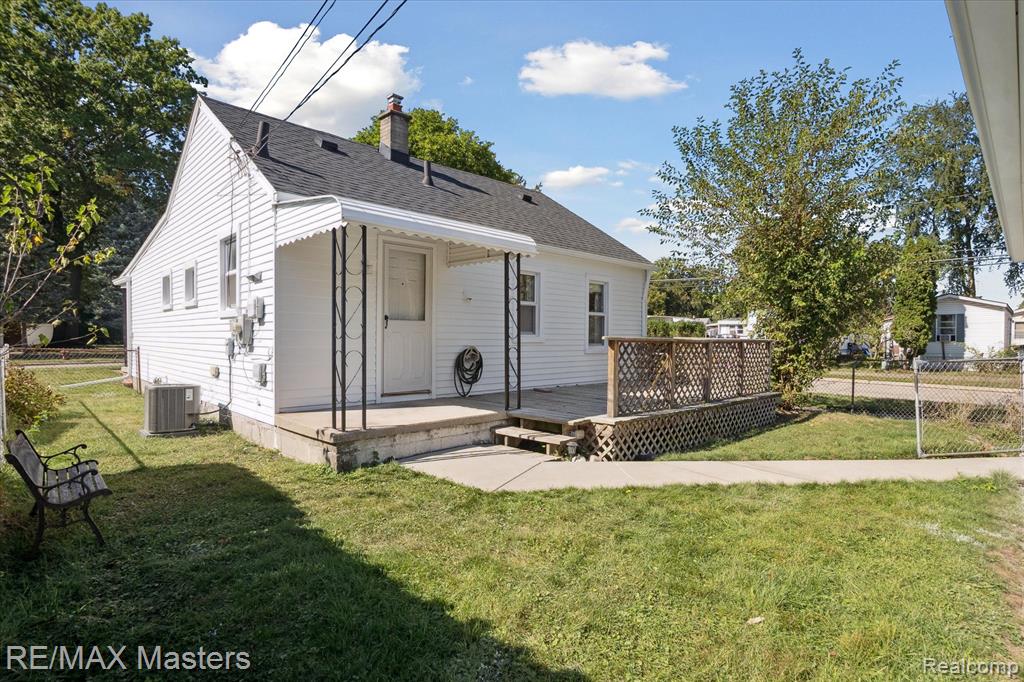 4401 Ziegler Street, Dearborn Heights, MI 48125 — Photo 16