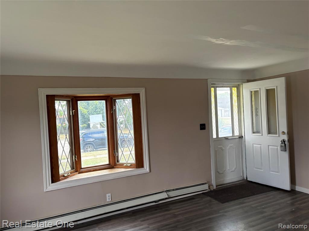 5873 Elmgrove Avenue, Warren, MI 48092 — Photo 3