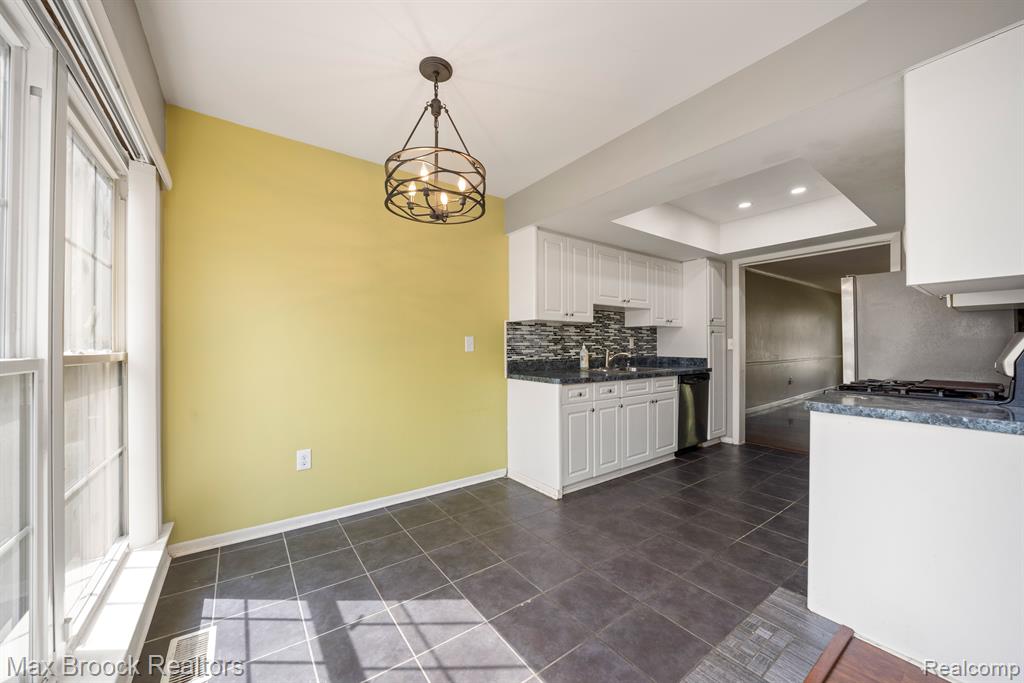 25260 GREENBROOKE #14 Drive, Southfield, MI 48033 — Photo 13
