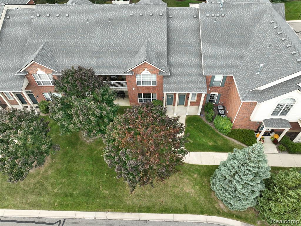 27104 CHESAPEAKE Circle, Walled Lake, MI 48390 — Photo 4