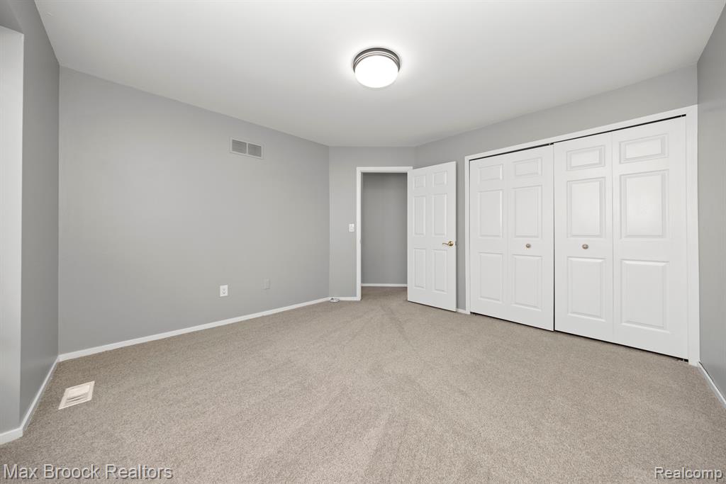 5547 MAPLE LEAF Court, West Bloomfield, MI — Photo 29