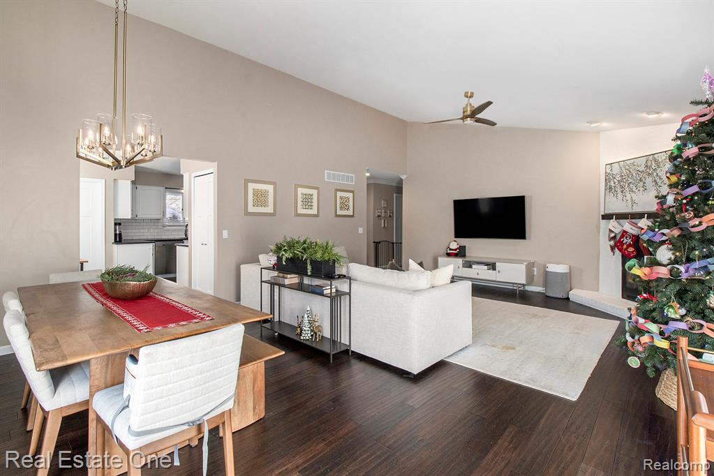 6886 High Oaks Drive, Troy, MI 48098 — Photo 4