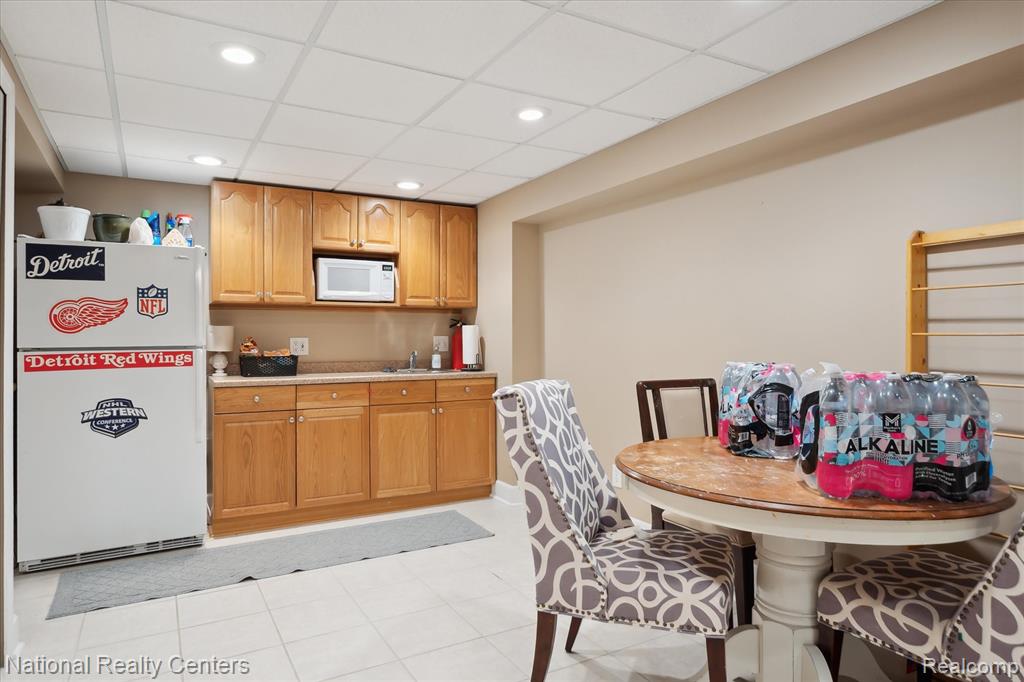 5885 Fairborn, Canton, MI, 48187