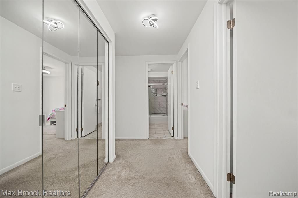 7451 Pebble Point, West Bloomfield, MI — Photo 22
