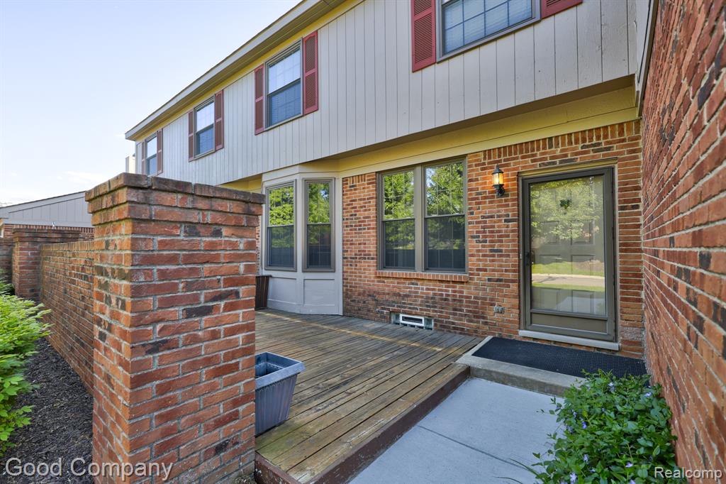 7354 Birkshire, West Bloomfield, MI — Photo 28