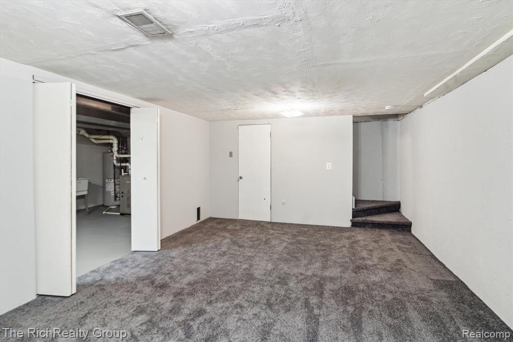 43101 LANCELOT Drive, Canton, MI 48188 — Photo 48