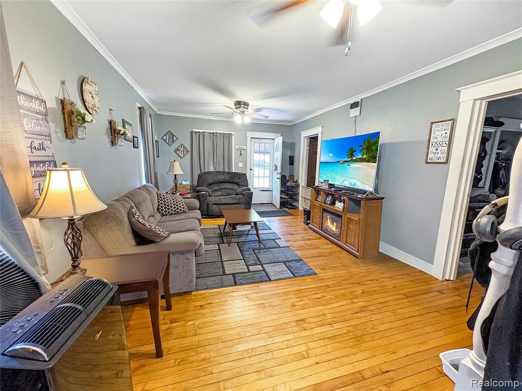 905 Wright Street, Saginaw, MI 48602 — Photo 5