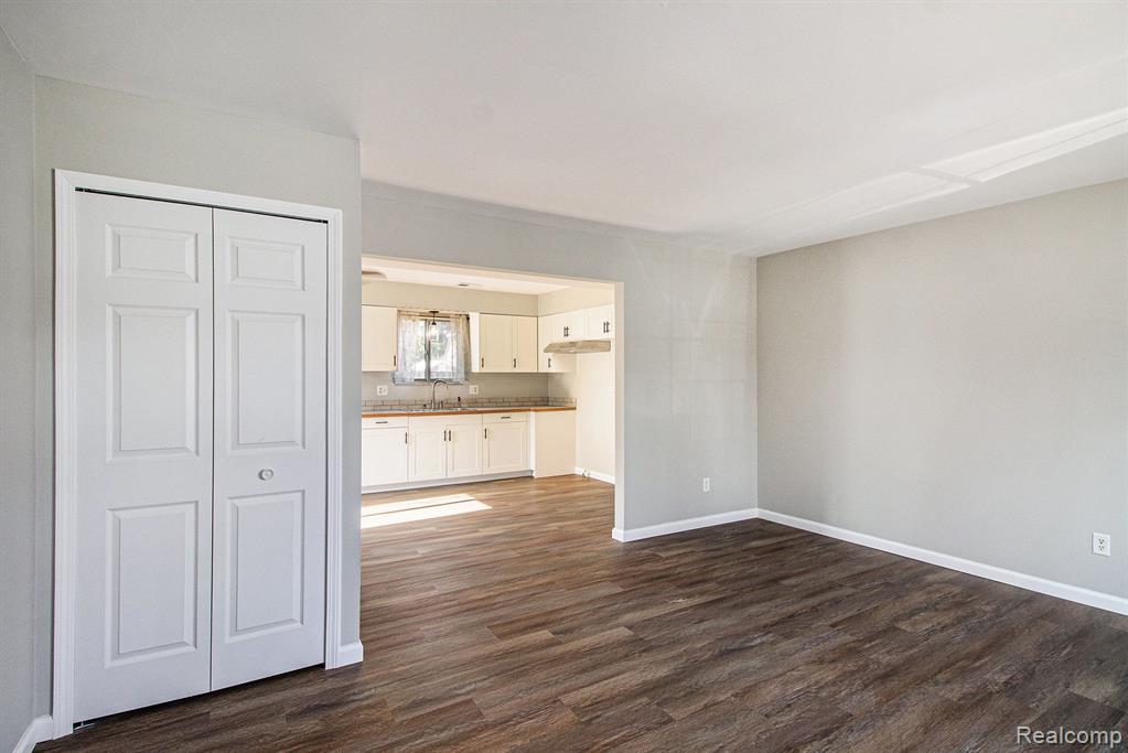 415 RAILROAD Street, Howell, MI 48843 — Photo 7