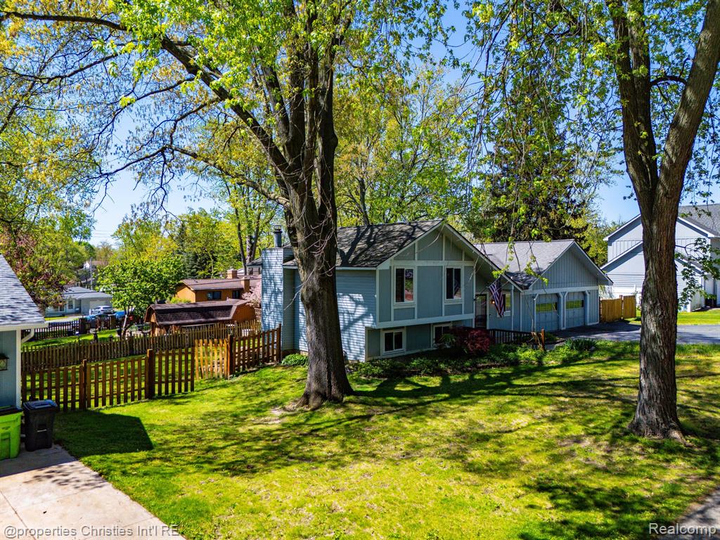6785 GRASSLAND Avenue, West Bloomfield, MI 48324 — Photo 50