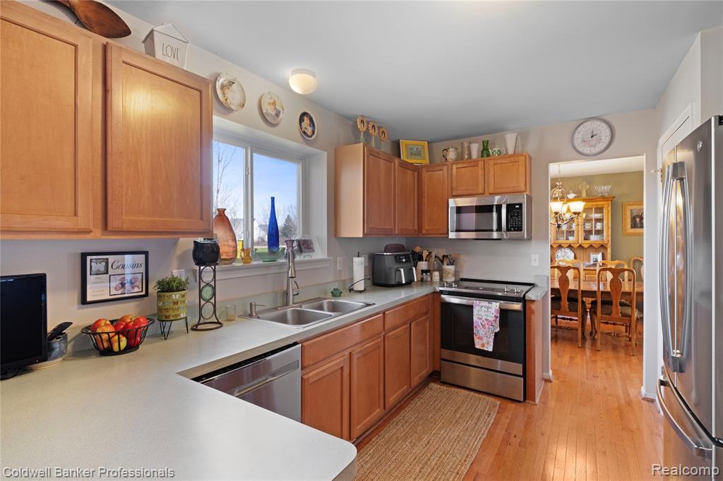 9283 Betsie Drive, Grand Blanc, MI 48439 — Photo 10