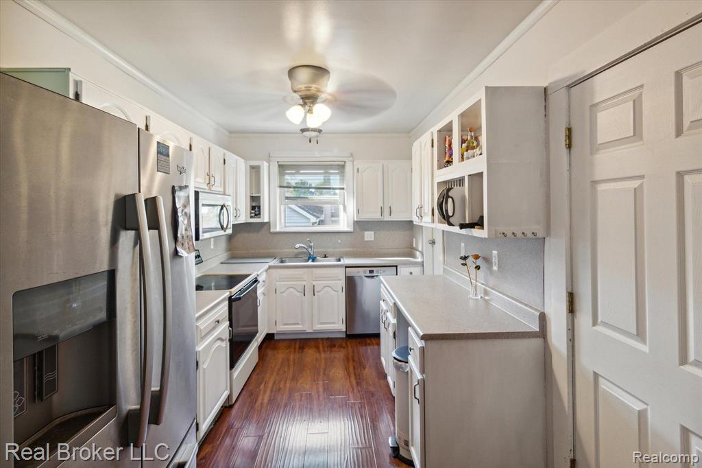 402 S 7TH Street, St. Clair, MI 48079 — Photo 15