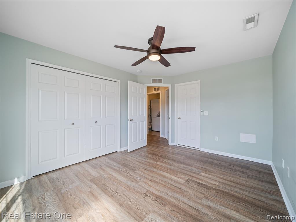 546 FIELDSTONE Circle N, Chelsea, MI 48118 — Photo 10