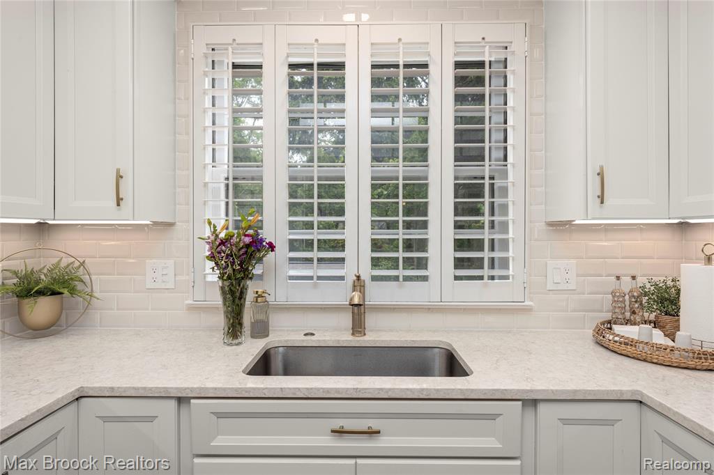 6485 Thurber Road, Bloomfield Hills, MI 48301 — Photo 19