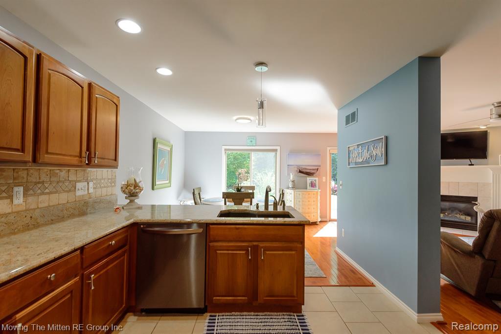 17449 Ava Court, New Boston, MI 48164 — Photo 13