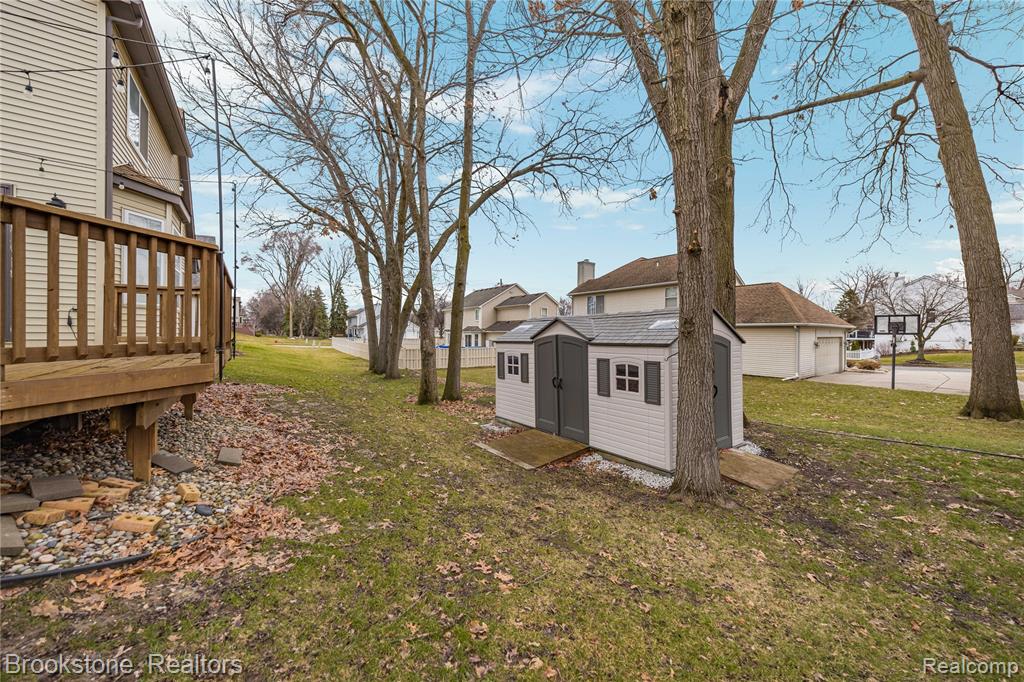 510 Woodland Hills Drive, Walled Lake, MI 48390 — Photo 45