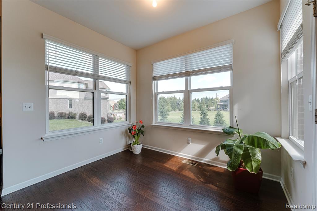6776 Portsman Court, Canton, MI 48187 — Photo 44