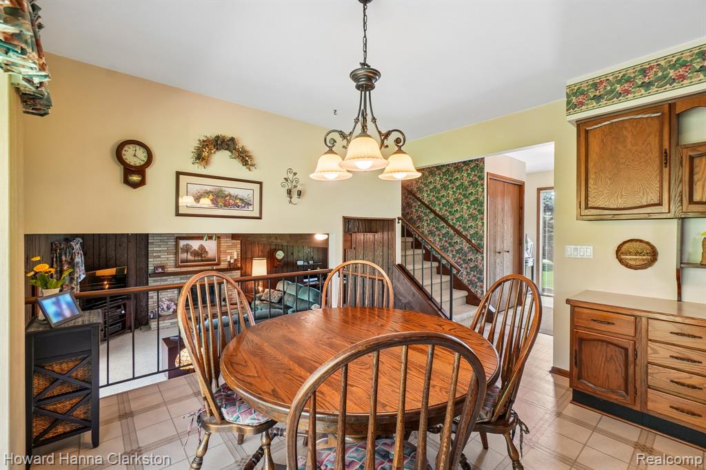 12120 Carriage Trail Drive, Davisburg, MI 48350 — Photo 11