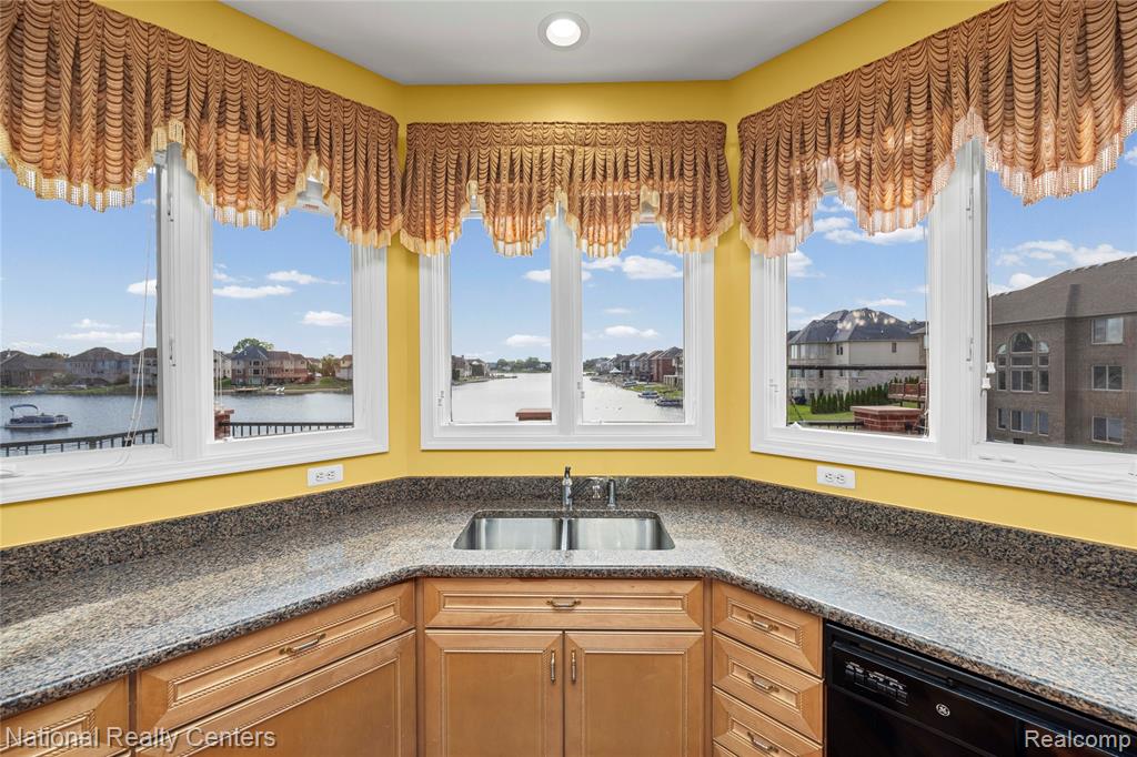 51577 Merry Lane, Utica, MI 48316 — Photo 39