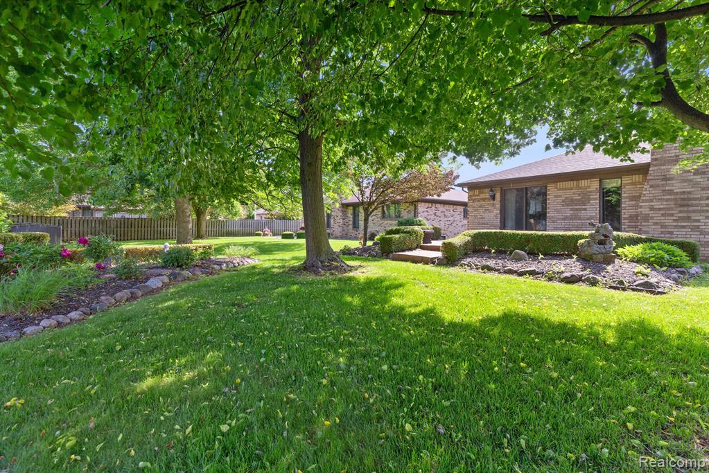 40608 MELODY Court, Clinton Twp, MI 48038 — Photo 35