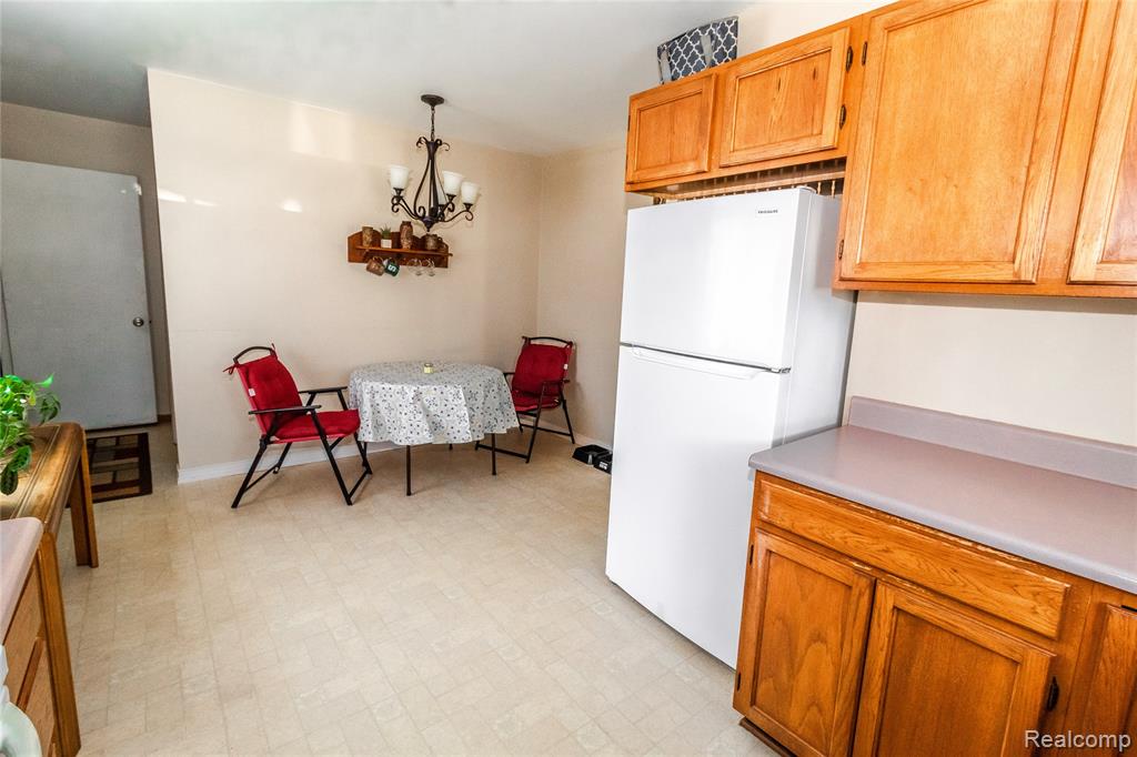 230 E Oregon Street, Lapeer, MI 48446 — Photo 8
