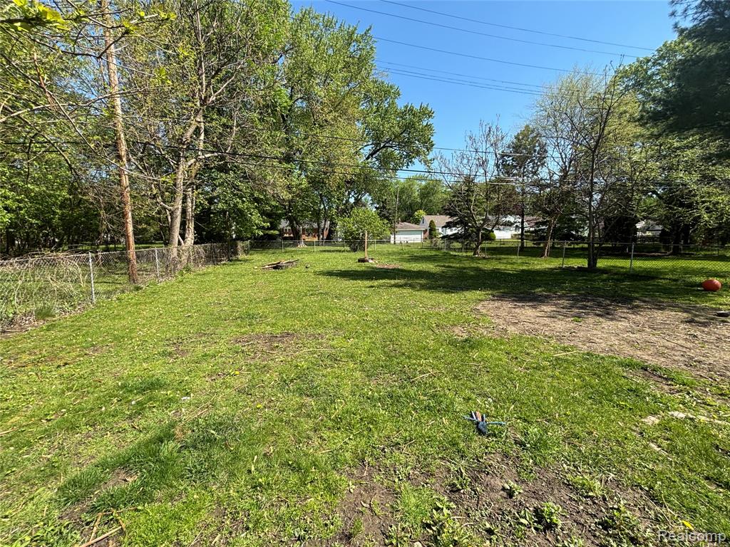 915 E 14 Mile Road, Commerce Twp, MI — Photo 5