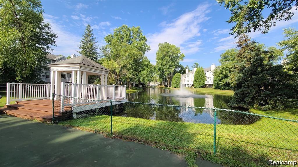1126 FAIRWAYS, 54, Troy, MI 48085 — Photo 31